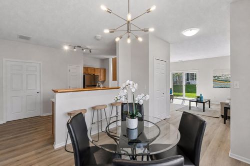 1336 Yorkshire Ln, Shakopee, MN, 55379-7065 | Card Image