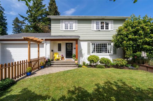2320 Hollyhill Pl, Saanich, BC, V8N1T9 | Card Image