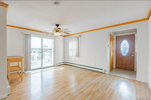 97 Ocean Ave, Islip, NY, 11751-4210 | Card Image