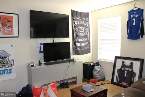 107 Ellis St, GLASSBORO, NJ, 08028-2505 | Card Image