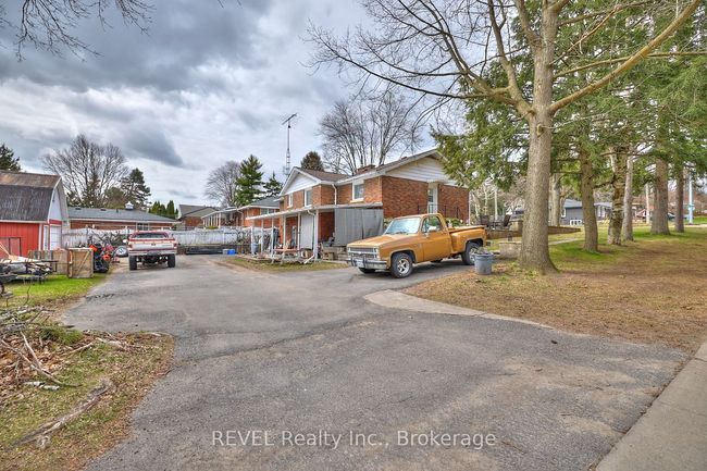 1317 Pelham St, House other with 3 bedrooms, 2 bathrooms and 6 parking in Pelham ON | Image 11
