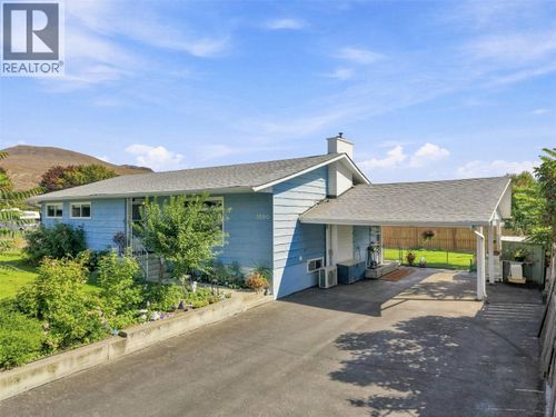 1090 Calmar Pl, Kamloops, BC, V2B4T3 | Card Image