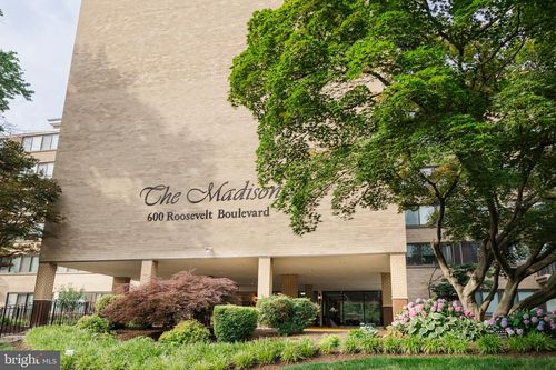 apt-211-600 Roosevelt Blvd, FALLS CHURCH, VA, 22044-3131 | Card Image