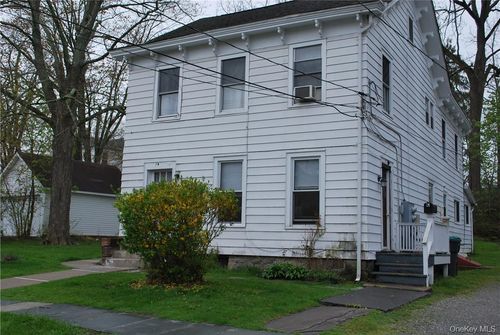 c-7 Orchard St, Warwick, NY, 10990-1478 | Card Image