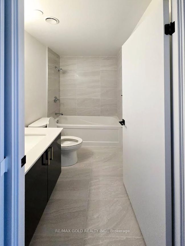 901 - 2782 Barton St E, Condo with 1 bedrooms, 1 bathrooms and null parking in Hamilton ON | Image 4