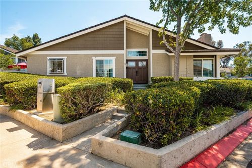 40-73 Weepingwood, Irvine, CA, 92614 | Card Image