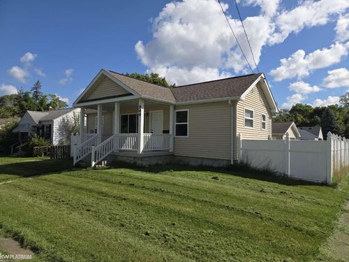 949 Hubbard Ave, Flint, MI, 48503-4937 | Card Image