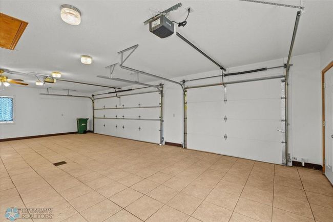 Garage | Image 45