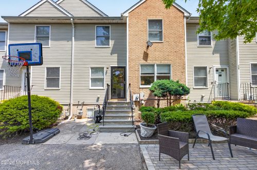 121 Forest Park Cir, Lakewood, NJ, 08701-5142 | Card Image