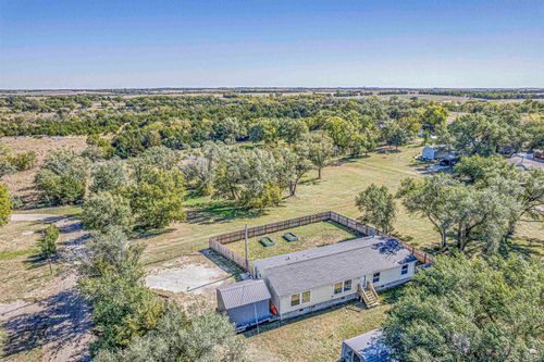 507 E 1st St, Enterprise, KS, 67441-9137 | Card Image