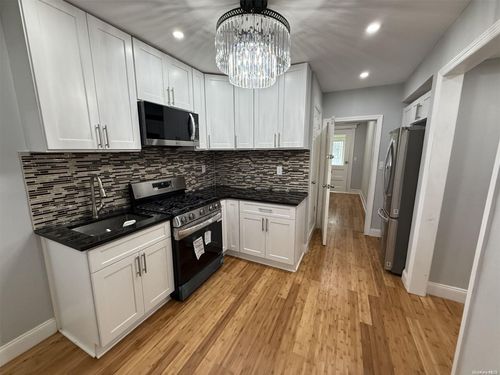 85-52 116th St, Richmond Hill, NY, 11418-1711 | Card Image