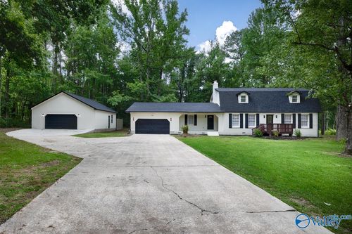145 Dogwood Dr, Laceys Spring, AL, 35754-3313 | Card Image