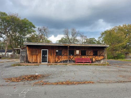 2203 W 26th Ave, Pine Bluff, AR, 71603-5018 | Card Image