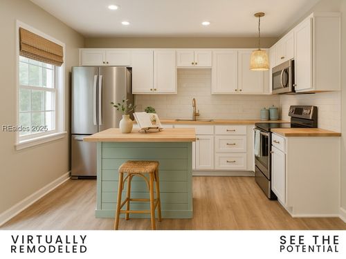 230 West Sq, Bluffton, SC, 29910-5133 | Card Image