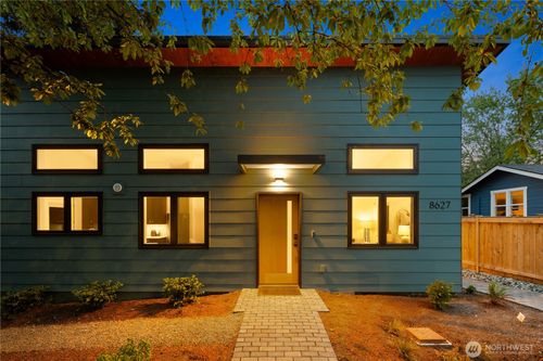 8627 30th Ave Sw, Seattle, WA, 98126-3712 | Card Image