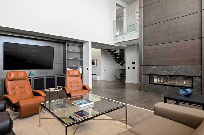 25 Posthill Drive Sw, House other with 4 bedrooms, 4 bathrooms and 8 parking in Calgary AB | Image 7