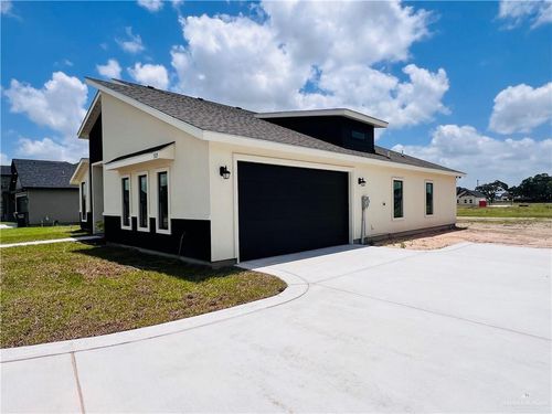 5525 Jay Ln, Weslaco, TX, 78599-4931 | Card Image