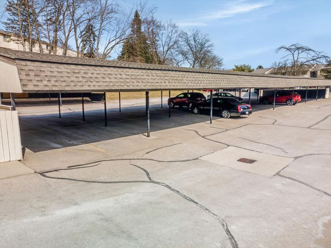 APT-5 - 1693 Riverside Dr, Condo with 2 bedrooms, 2 bathrooms and null parking in Rochester Hills MI | Image 16