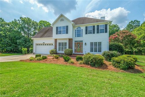 416 Pinnix Dr, Lexington, NC, 27295-8590 | Card Image