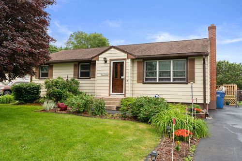 69 Brookside Ln, Groton, CT, 06340-4301 | Card Image