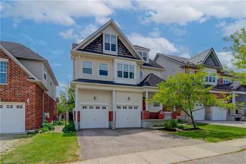 729 Keats Way, Waterloo, ON, N2T2Y2 | Card Image
