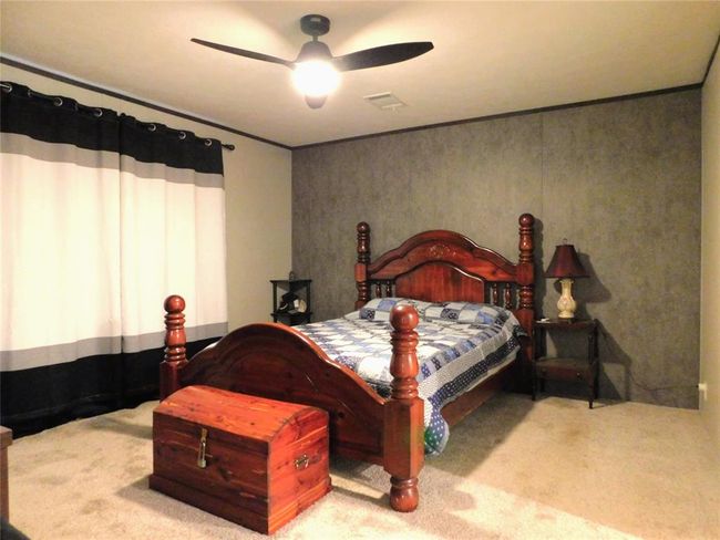 1305 Boyd Rd, Home with 3 bedrooms, 2 bathrooms and 2 parking in Bronson TX | Image 7