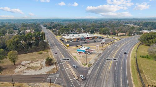 2726 W Gentry Pkwy, Tyler, TX, 75702-1635 | Card Image