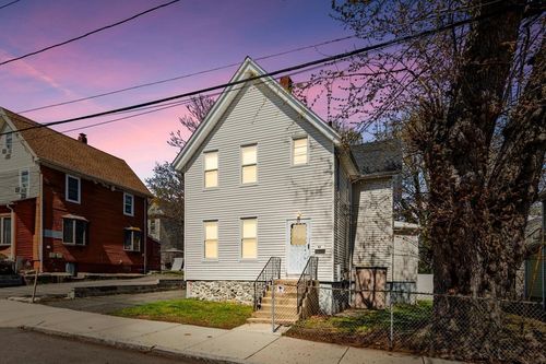 42 Newton St, Malden, MA, 02148-5721 | Card Image