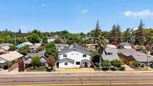 427 E Lodi Ave, Lodi, CA, 95240-2912 | Card Image
