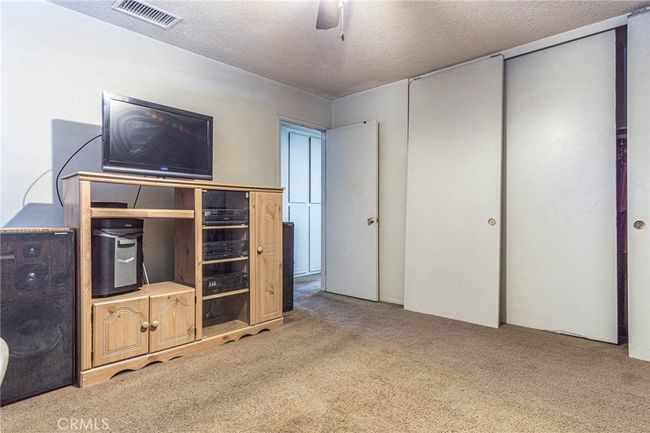 15660 Yates Rd, House other with 3 bedrooms, 2 bathrooms and 2 parking in Victorville CA | Image 16