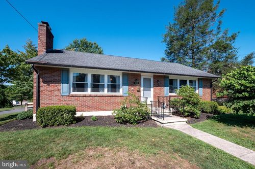 3014 Marion St, LAURELDALE, PA, 19605-2700 | Card Image