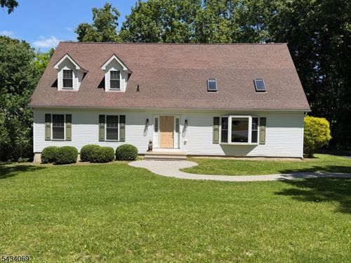 11 Minisink Dr, Montague, NJ, 07827-3161 | Card Image