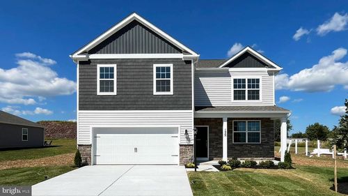 215 Bella Dr, YORK, PA, 17404-9205 | Card Image