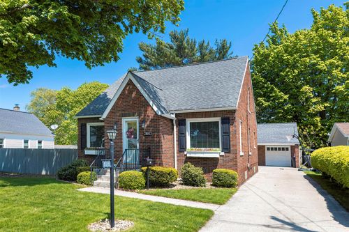 821 Saint Clair Ave, Erie, PA, 16505-3446 | Card Image