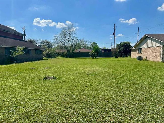 4220 Flamingo Ln, House other with 3 bedrooms, 2 bathrooms and null parking in Beaumont TX | Image 5