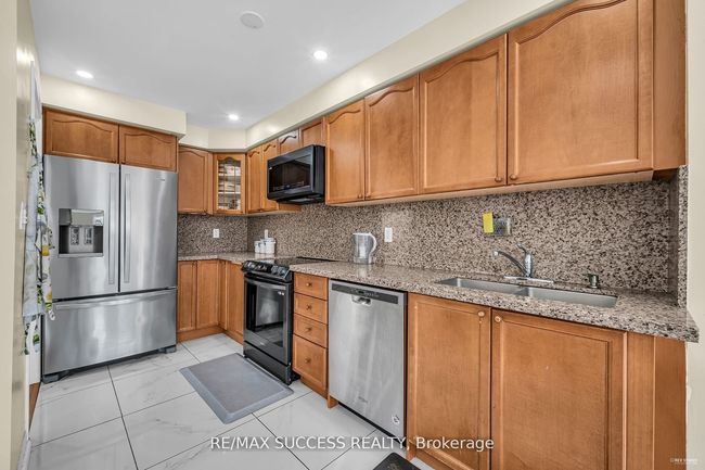 28 Herdwick St, House attached with 4 bedrooms, 4 bathrooms and 4 parking in Brampton ON | Image 13