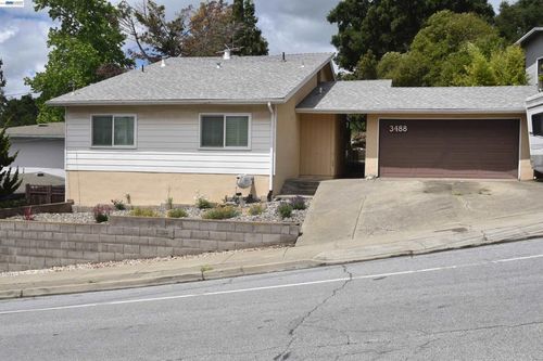 3488 Brookdale Blvd, Castro Valley, CA, 94546-2057 | Card Image