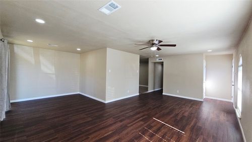 1010 La Fontana, Grand Prairie, TX, 75052-5456 | Card Image