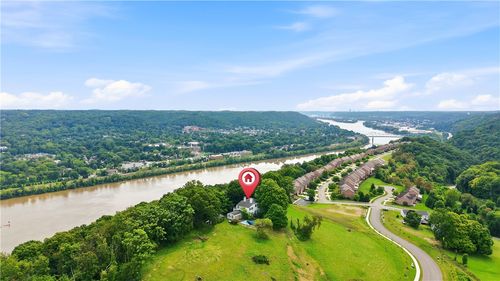 1295 Stoops Ferry Rd, Coraopolis, PA, 15108-8918 | Card Image