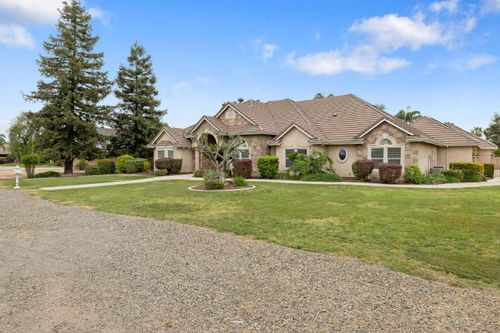 1928 S Shirk Rd, Visalia, CA, 93277-9504 | Card Image