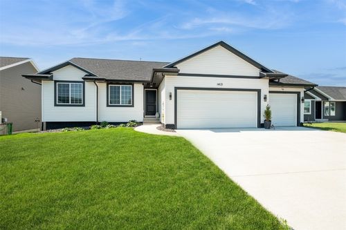 1413 Beringer Ct Ne, Cedar Rapids, IA, 52401 | Card Image