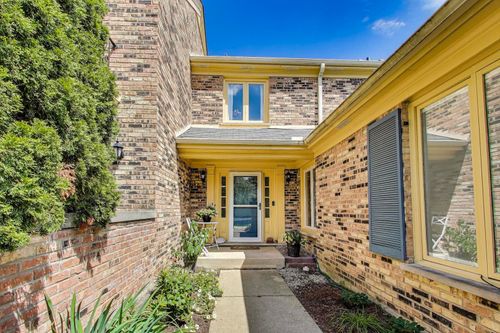 25 The Court Of Island Pt, Northbrook, IL, 60062-3210 | Card Image