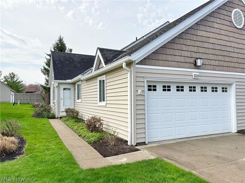 1216 Canyon View Rd, Sagamore Hills, OH, 44067-2200 | Card Image