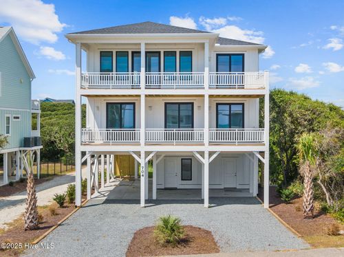 704 N Anderson Blvd, Topsail Beach, NC, 28445-6846 | Card Image