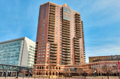 2002-300 Walnut St, Des Moines, IA, 50309-2224 | Card Image