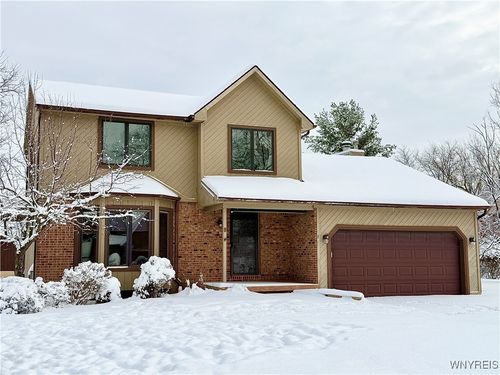 8 Hummingbird Ln, Amherst, NY, 14228-1027 | Card Image