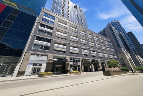 2110-240 E Illinois St, Chicago, IL, 60611-5046 | Card Image