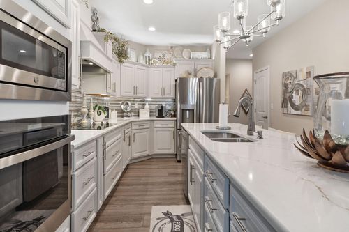 121 Rue De Villas Cir, Branson, MO, 65616-9856 | Card Image