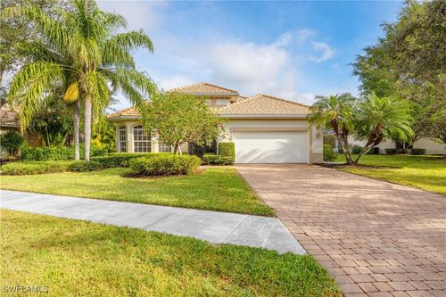 6786 Bent Grass Dr, NAPLES, FL, 34113-2654 | Card Image