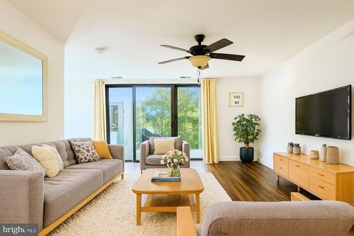 b-3344 Huntley Square Dr, TEMPLE HILLS, MD, 20748-6231 | Card Image